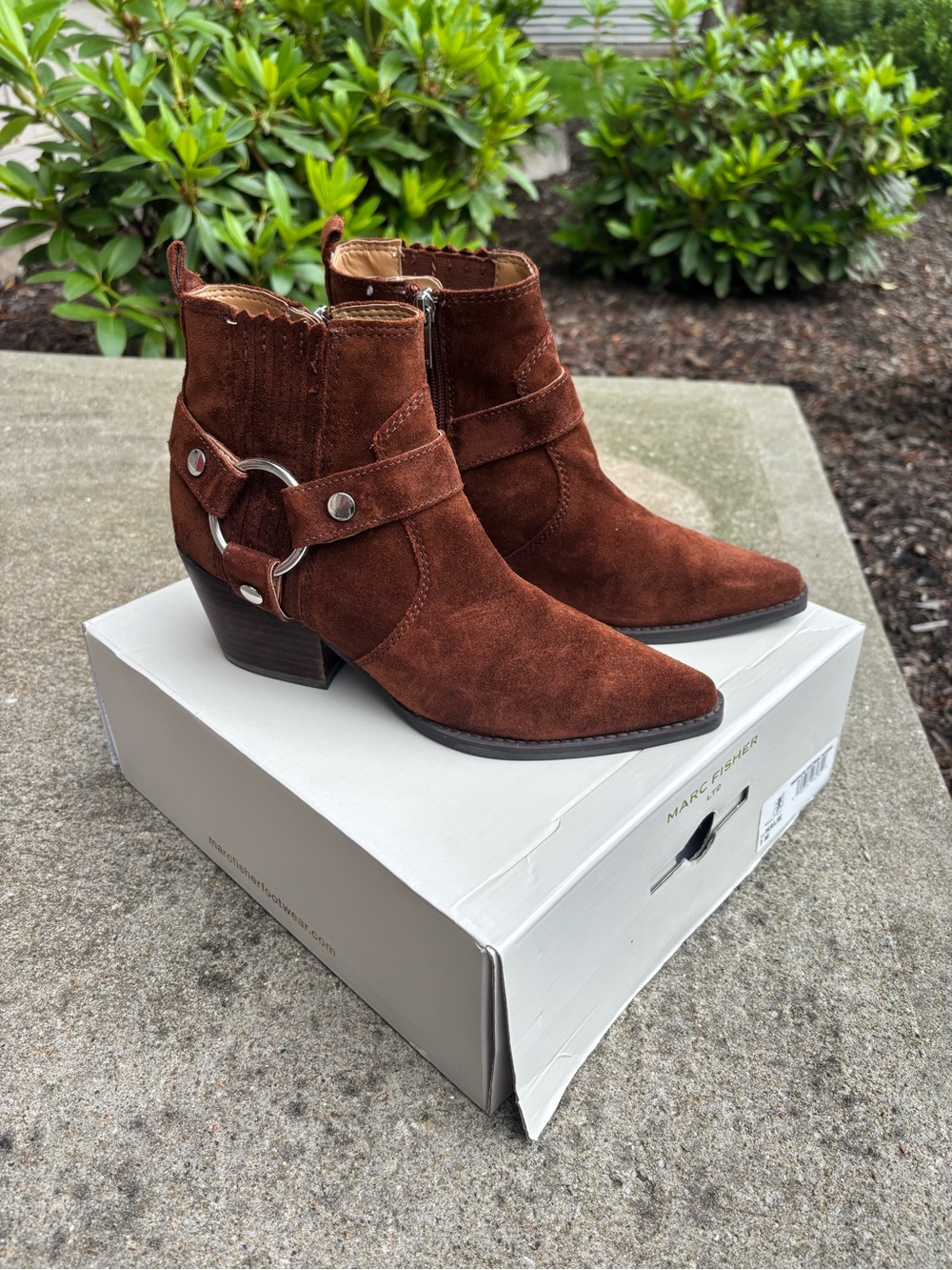Marc Fisher Halie Brown Suede Western Ankle Booties with Silver Ring Harness EUC